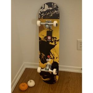 Element Star Wards Yoda complete Skateboard size 7.75
